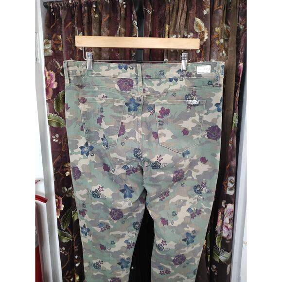 Women's Seven Jeans High Rise Straight Camo Floral Size 16 - Picture 13 of 16
